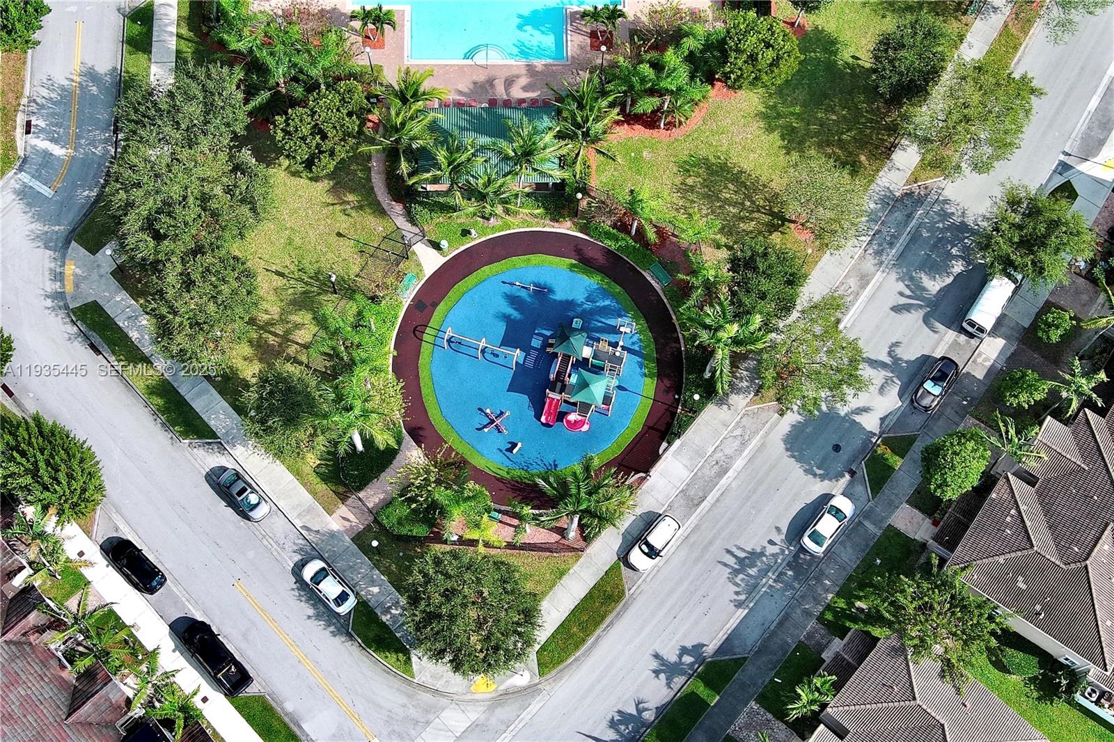 MANDARIN LAKES - Residential