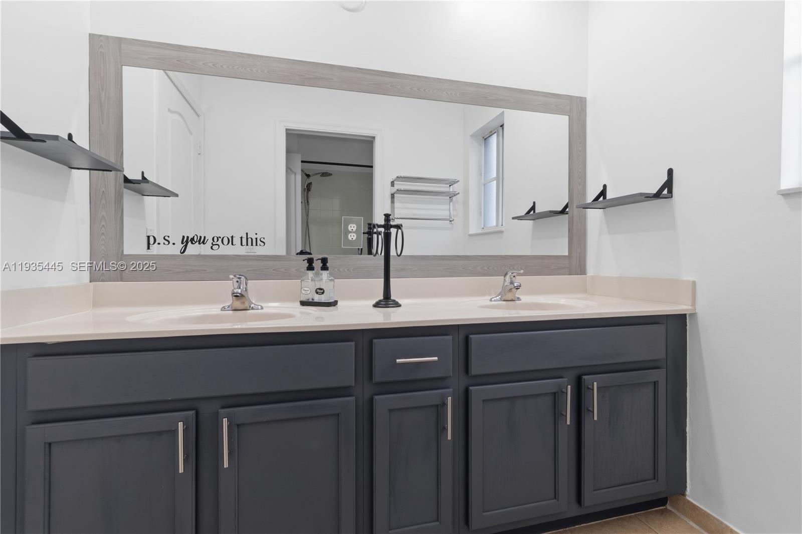 MANDARIN LAKES - Residential