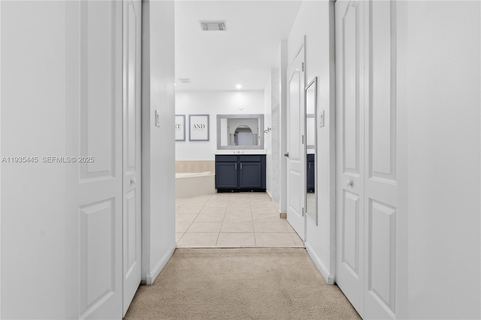 MANDARIN LAKES - Residential