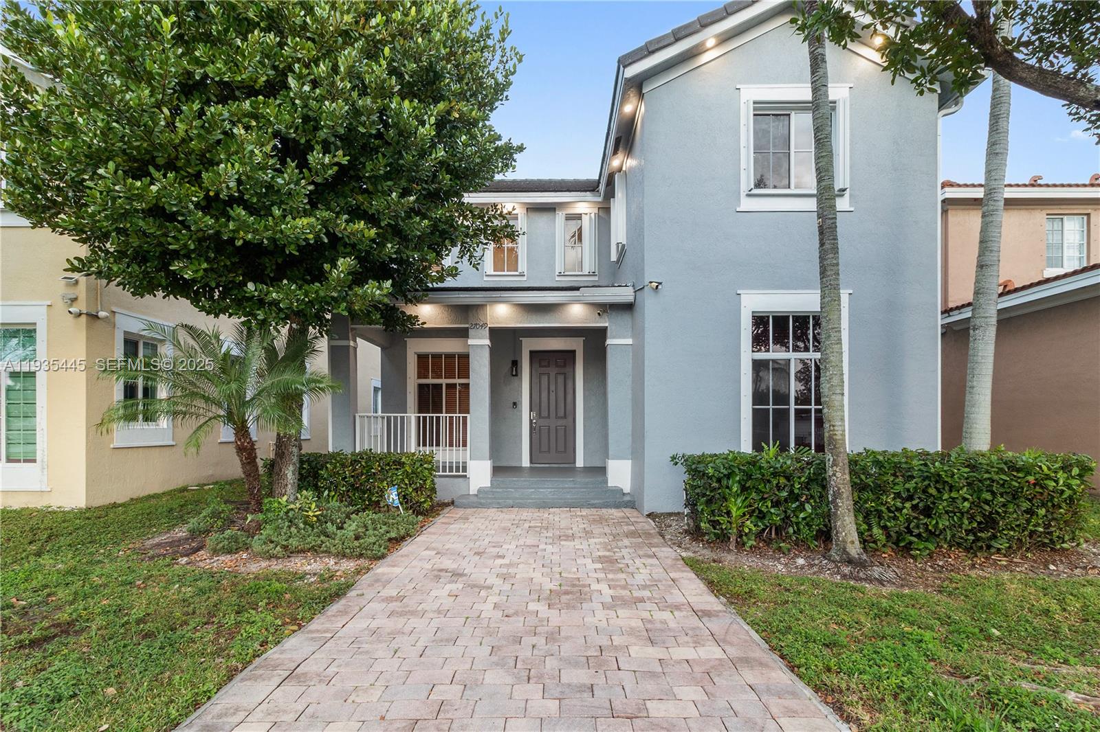 MANDARIN LAKES - Residential