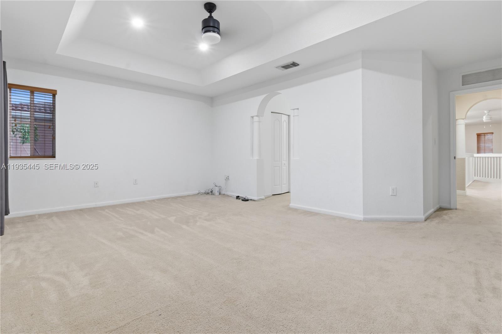 MANDARIN LAKES - Residential