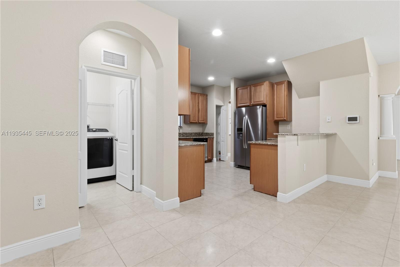 MANDARIN LAKES - Residential