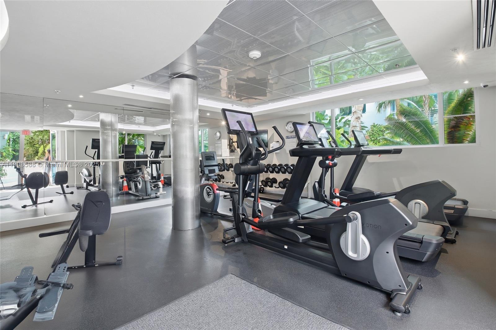 THE COSMOPOLITAN RESIDENC - Residential