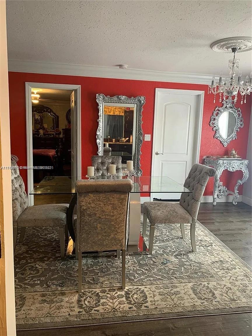 HOLLYWOOD PARK - Residential