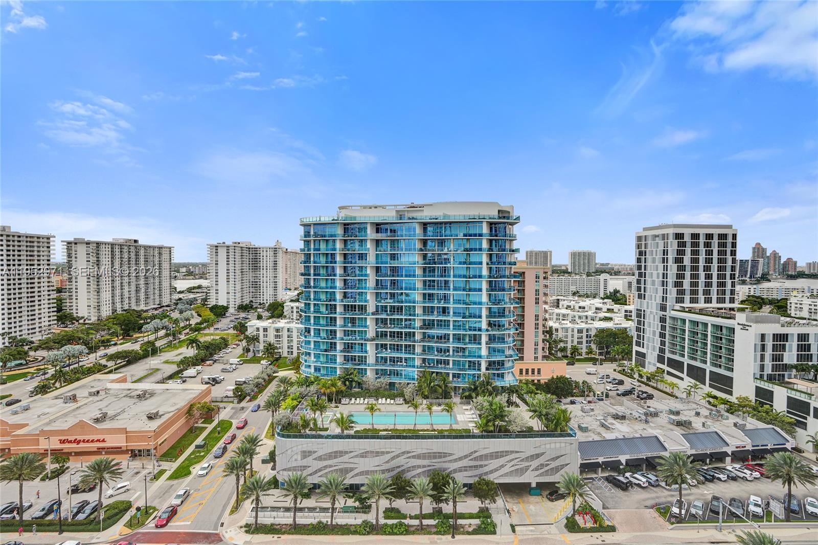 THE PINNACLE CONDO - Residential