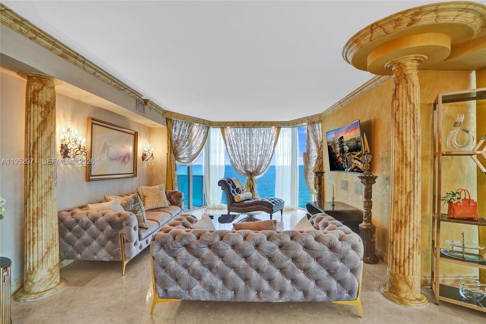 THE PINNACLE CONDO - Residential