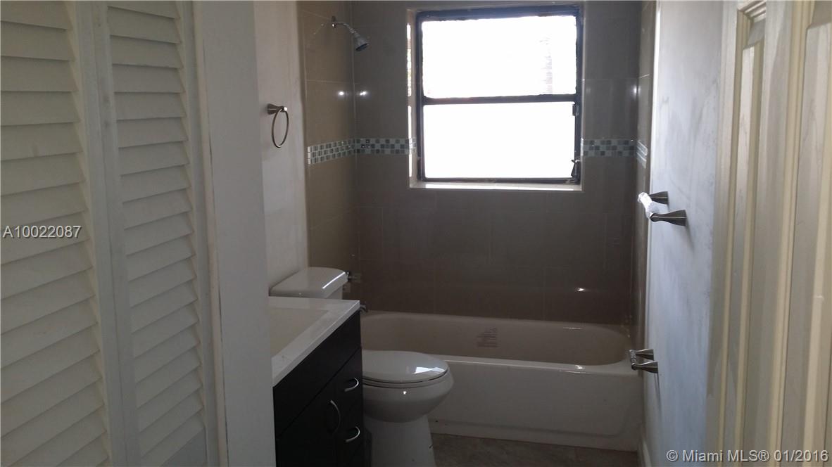 Lloyd Estates 25-47 B - Residential