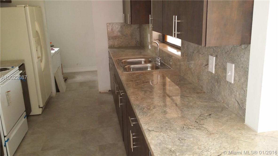 Lloyd Estates 25-47 B - Residential