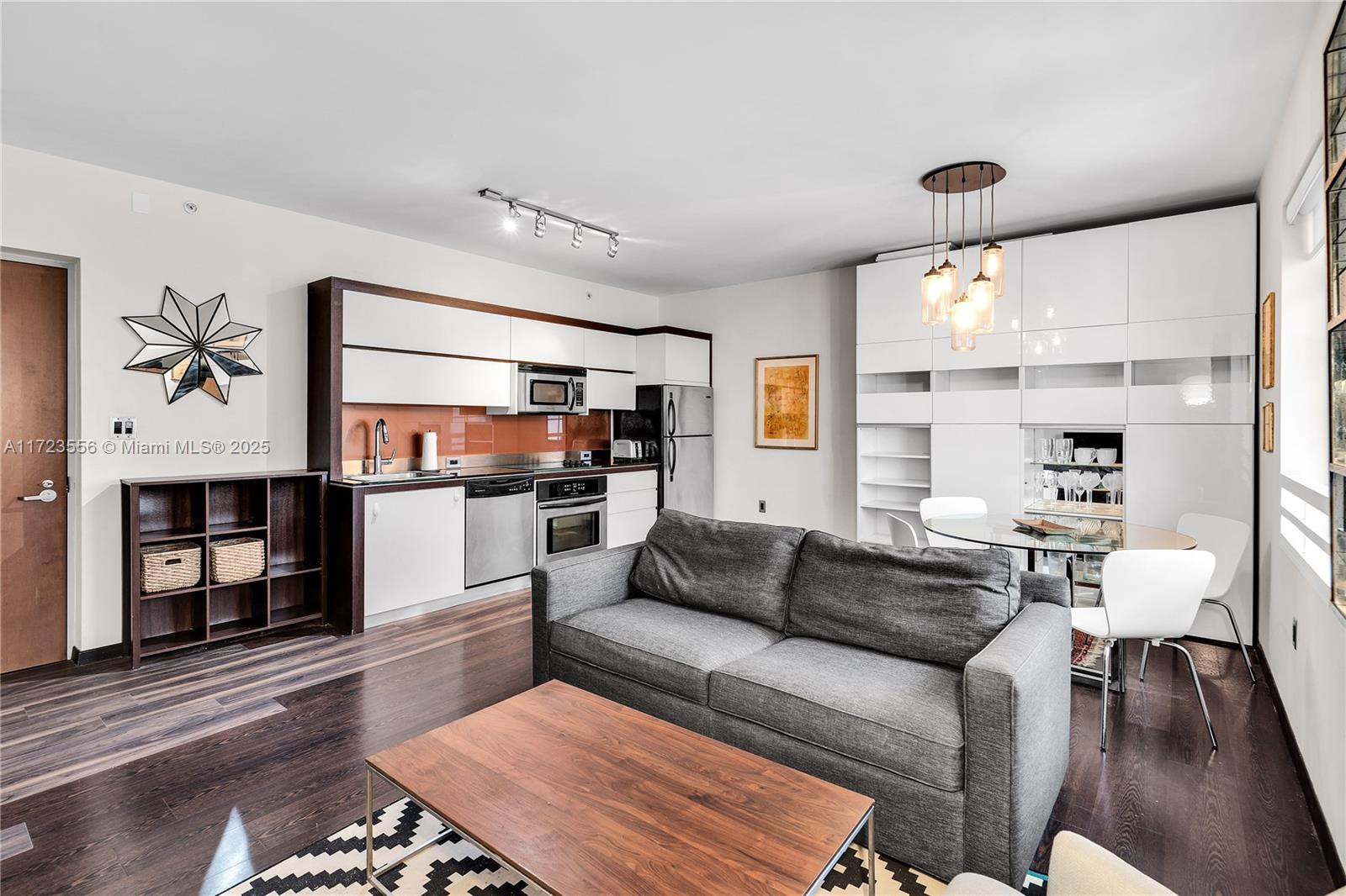Property for Sale at 435 21st St 322, Miami Beach, Miami-Dade County, Florida - Bedrooms: 1 
Bathrooms: 1  - $348,500