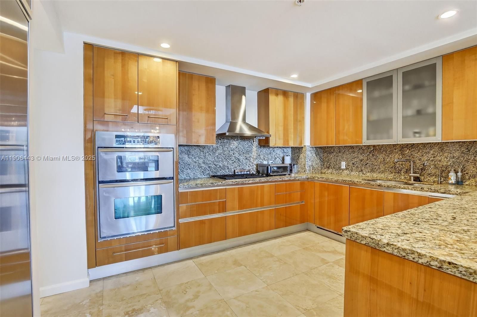 45 HENDRICKS CONDO - Residential