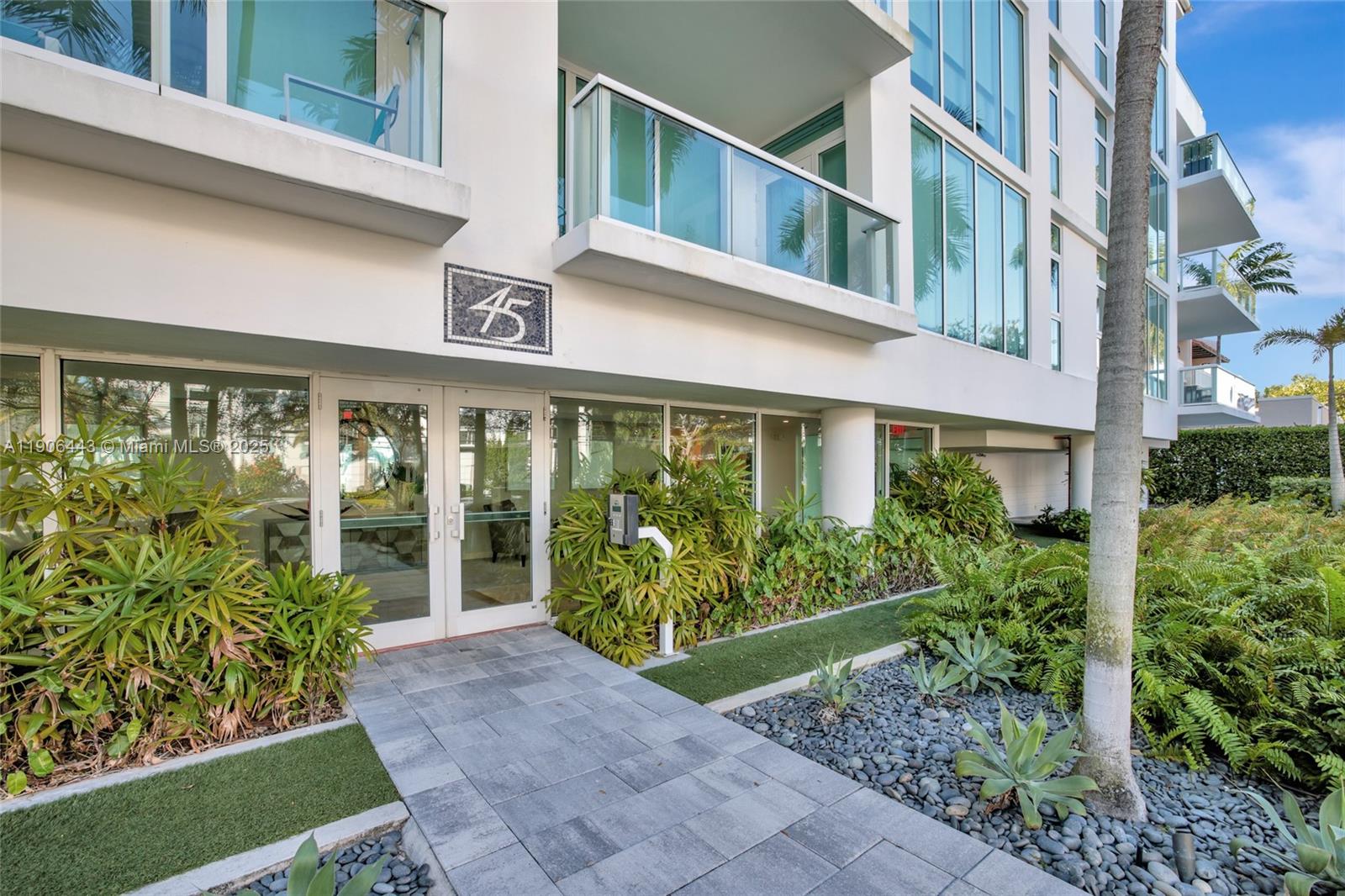 45 HENDRICKS CONDO - Residential