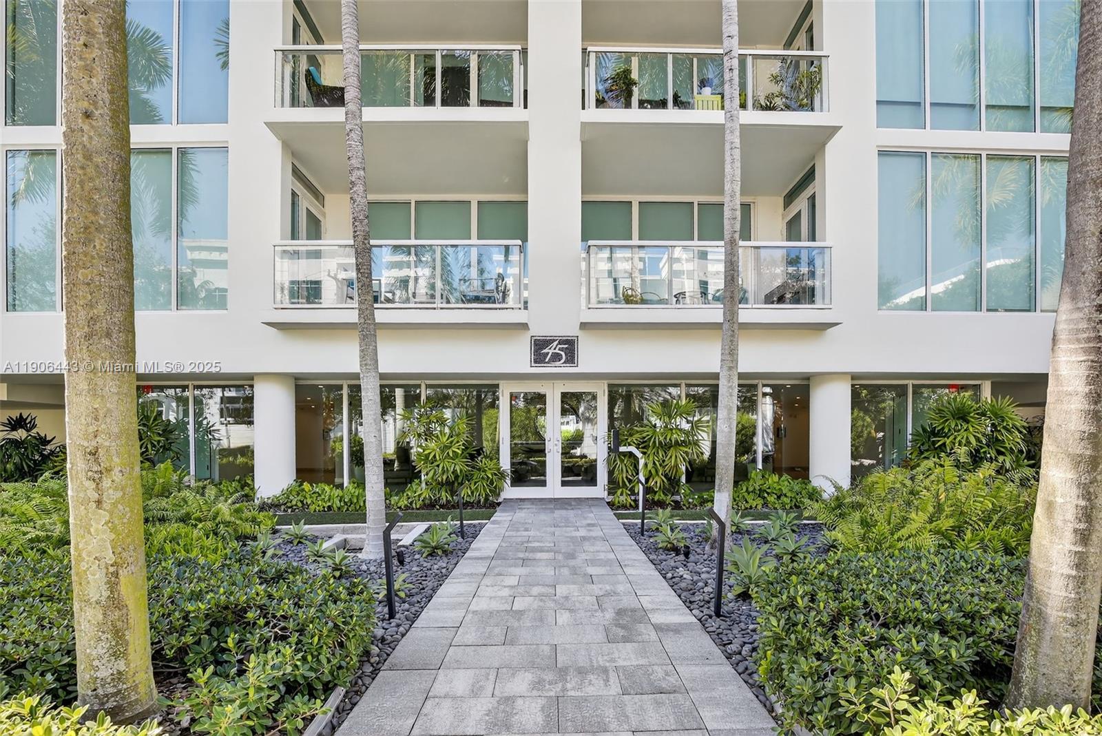 45 Hendricks Isle 403