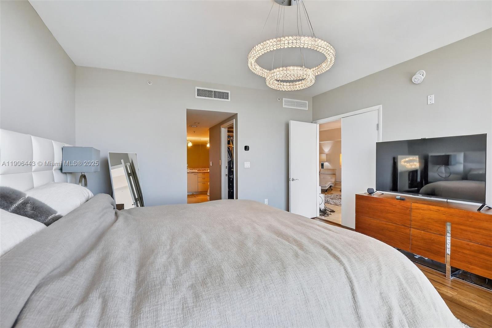 45 HENDRICKS CONDO - Residential