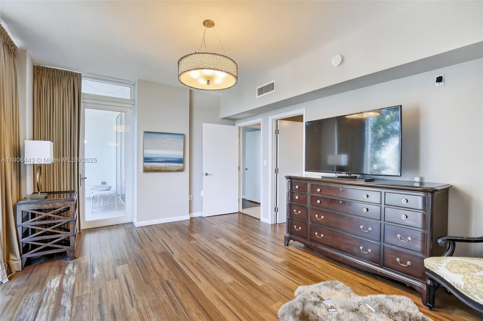 45 HENDRICKS CONDO - Residential