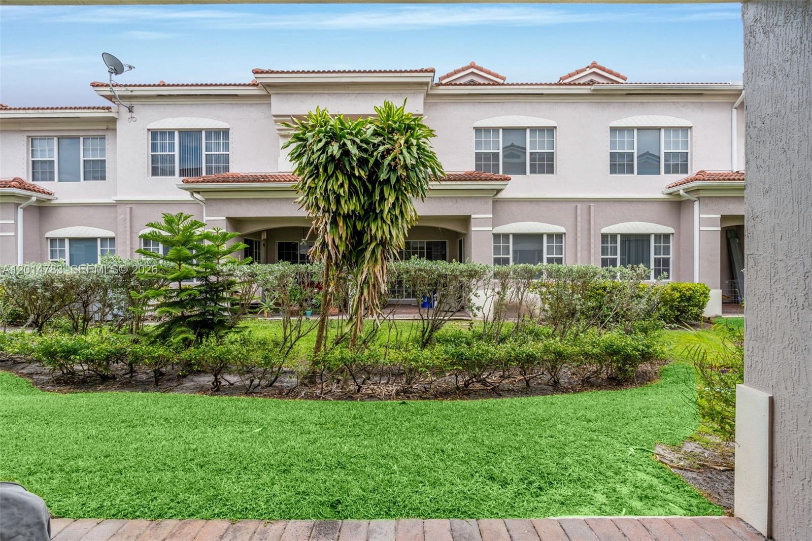 CARRIAGE POINTE TOWNHOMES - Residential