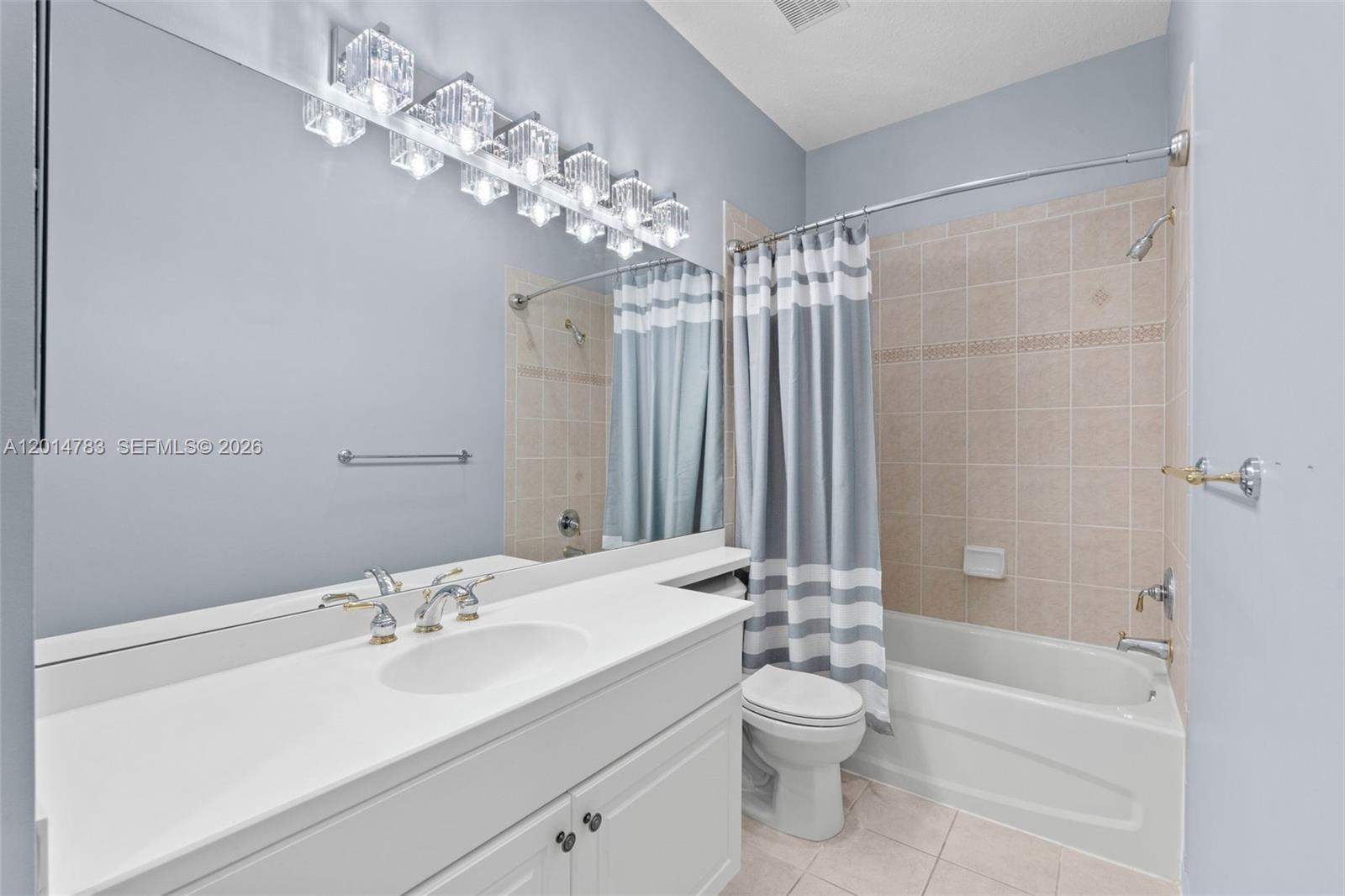 CARRIAGE POINTE TOWNHOMES - Residential