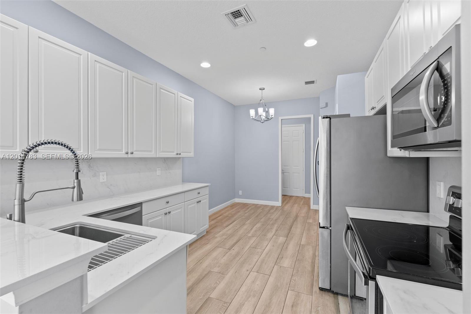 CARRIAGE POINTE TOWNHOMES - Residential