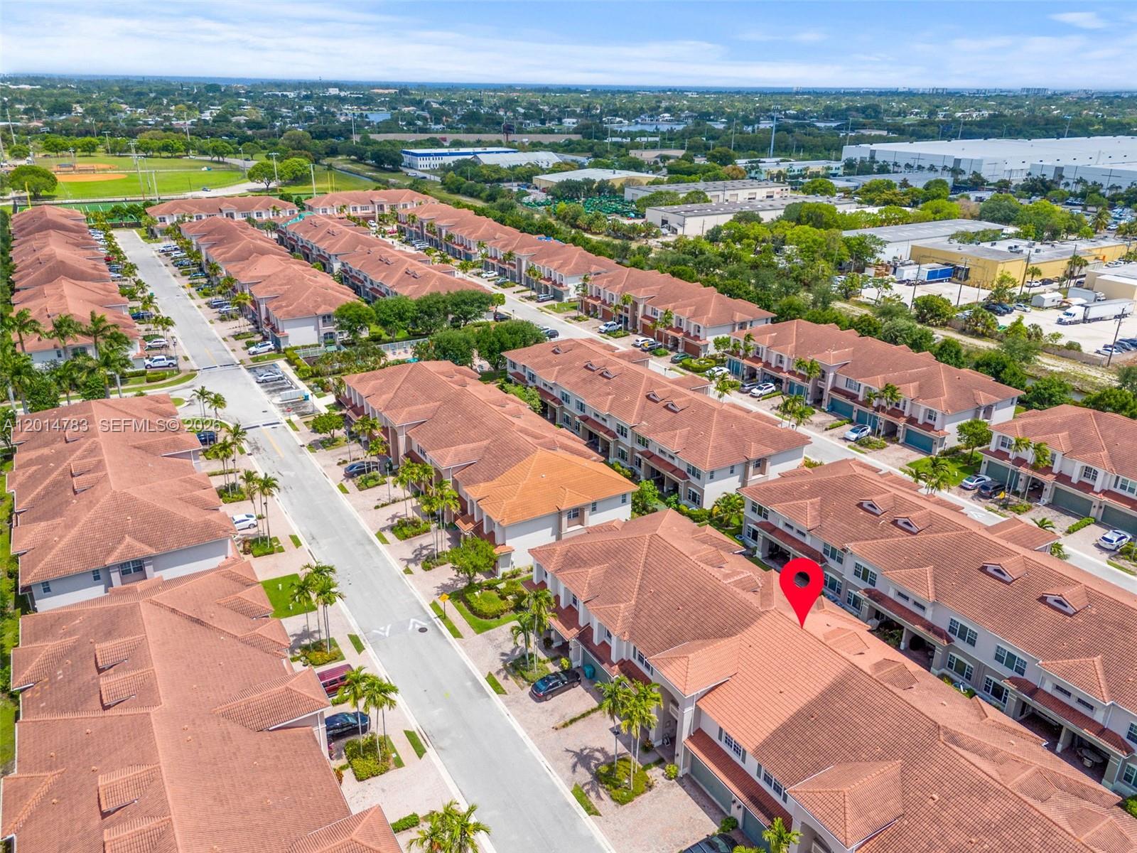 CARRIAGE POINTE TOWNHOMES - Residential