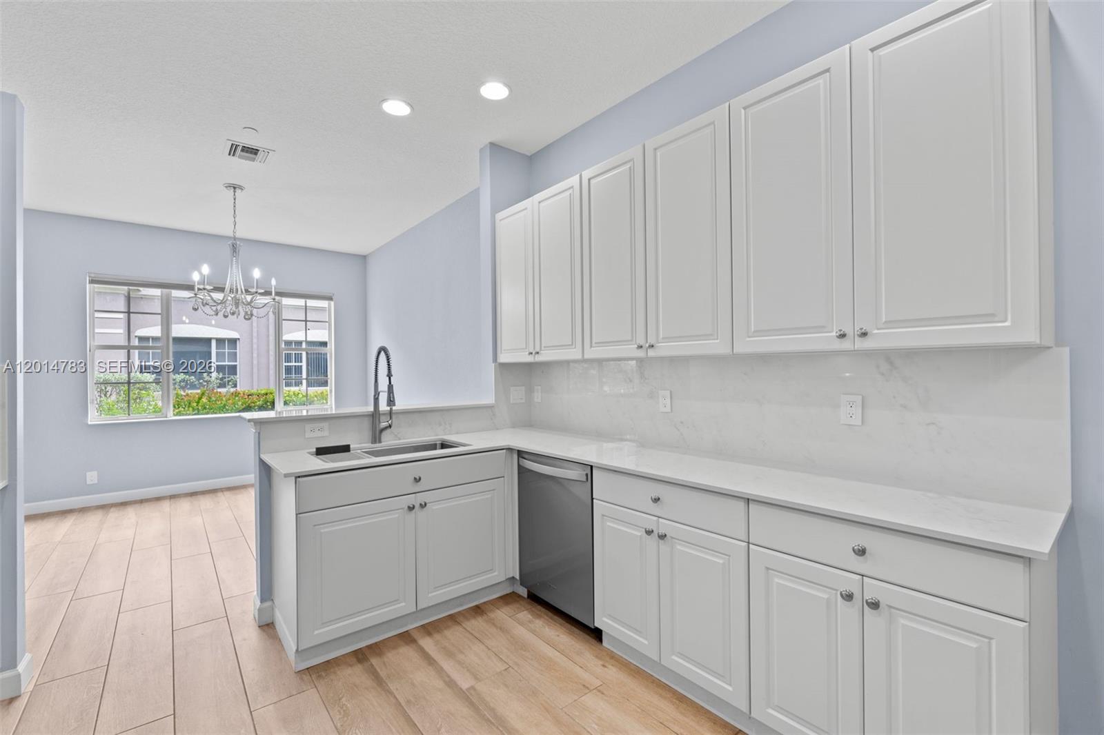 CARRIAGE POINTE TOWNHOMES - Residential