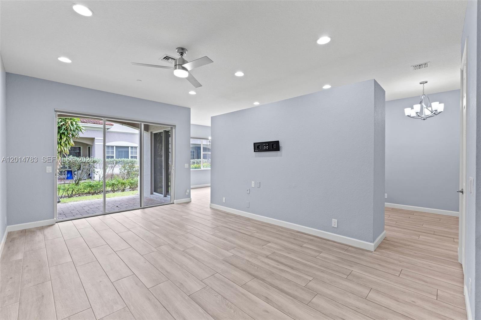 CARRIAGE POINTE TOWNHOMES - Residential
