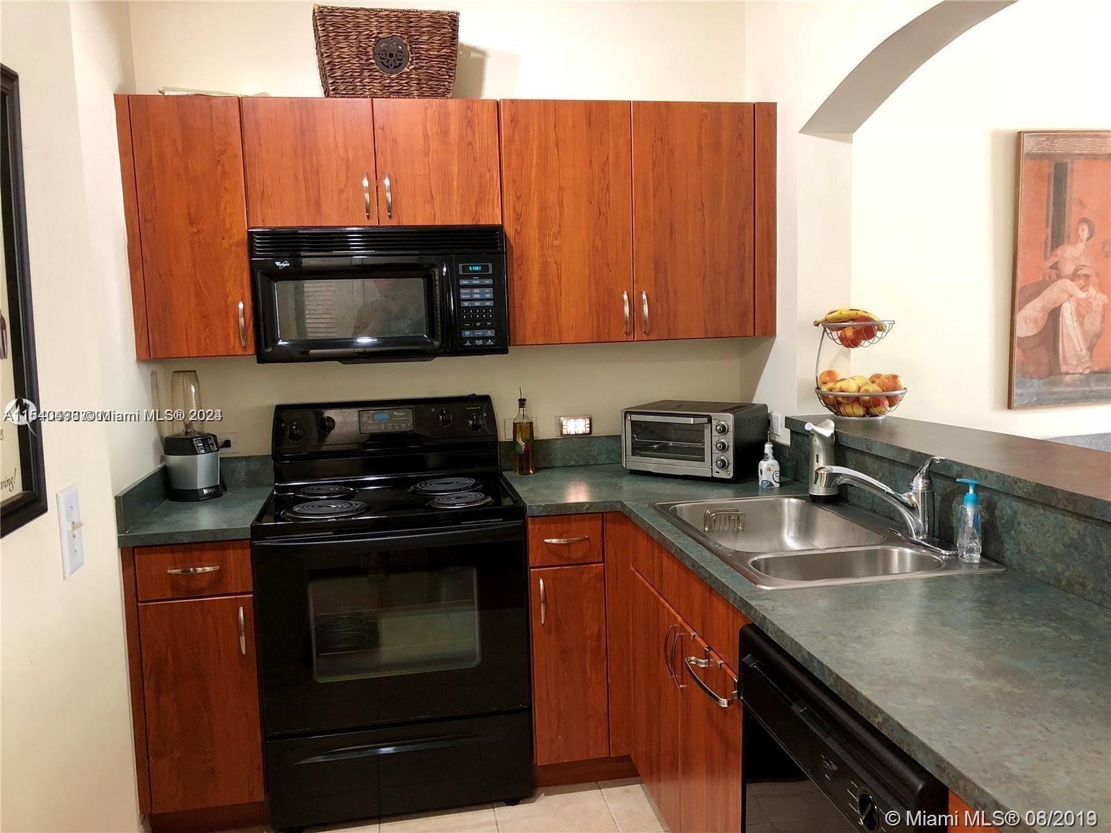 9172 Collins Ave 13