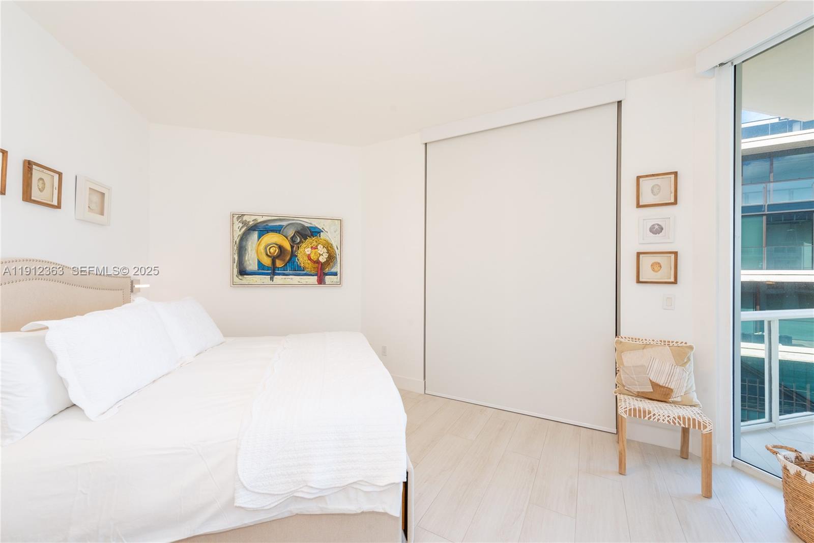 MIRAGE CONDO - Residential