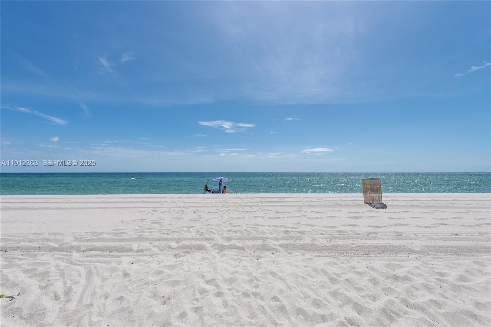 MIRAGE CONDO - Residential