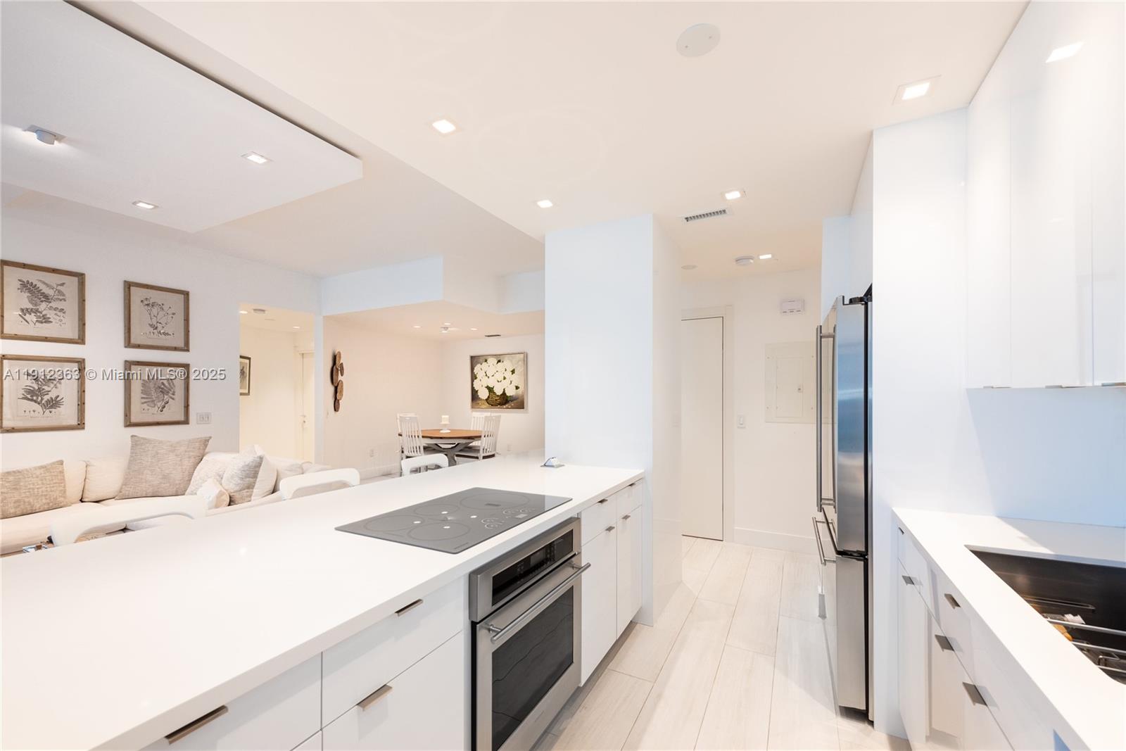 MIRAGE CONDO - Residential