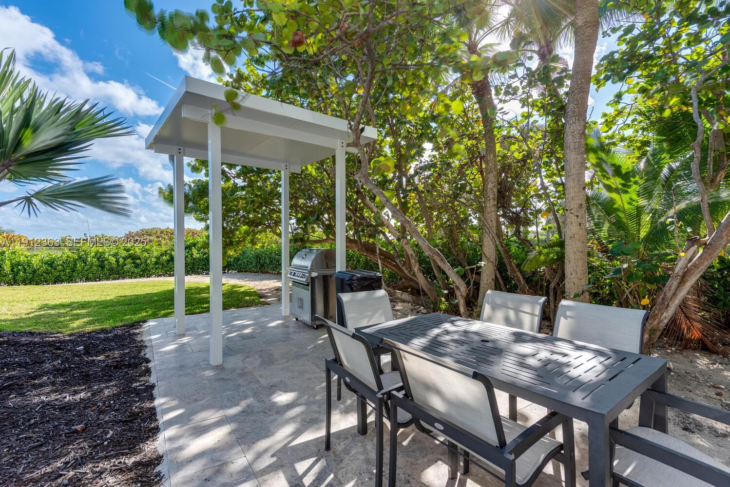 MIRAGE CONDO - Residential