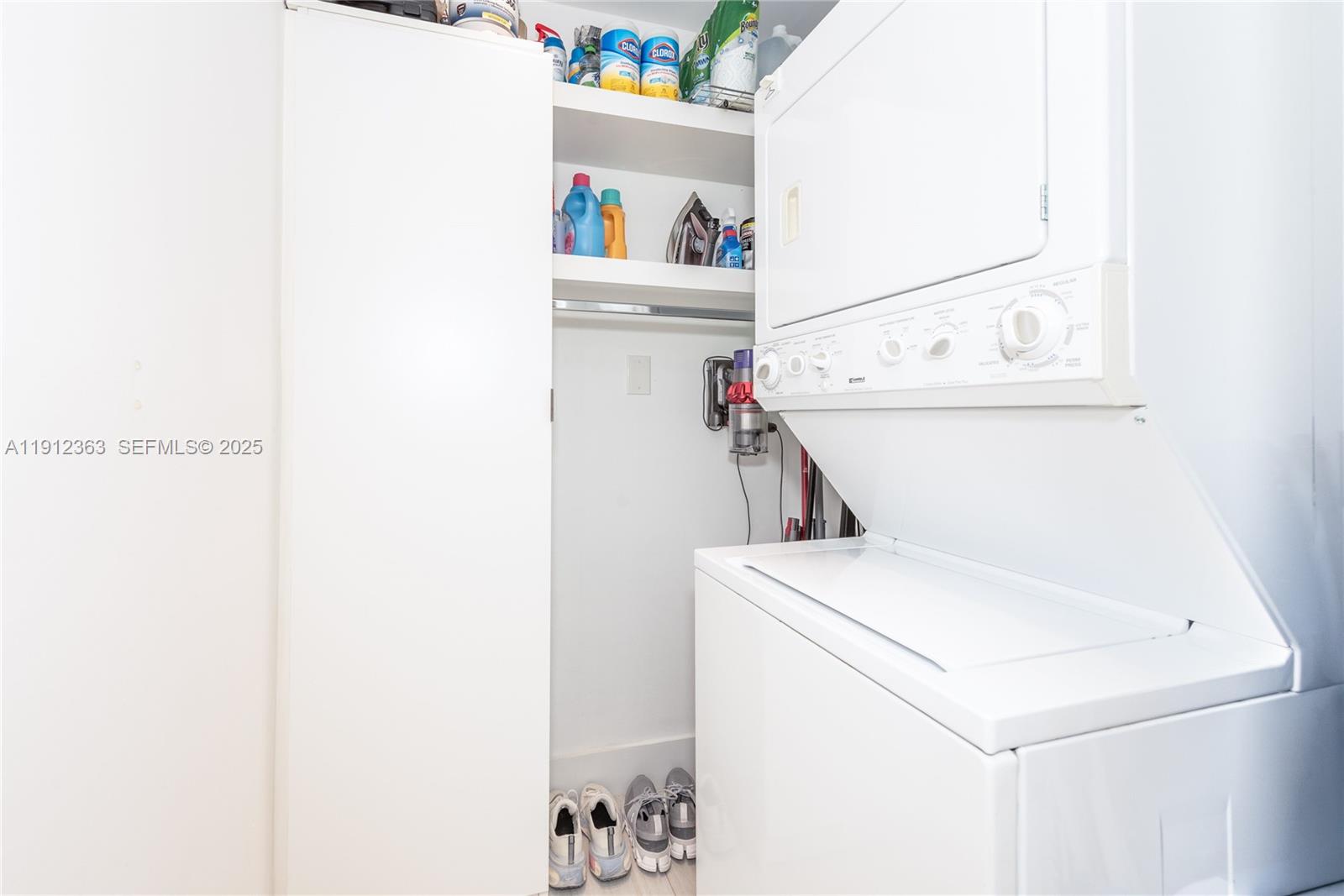 MIRAGE CONDO - Residential