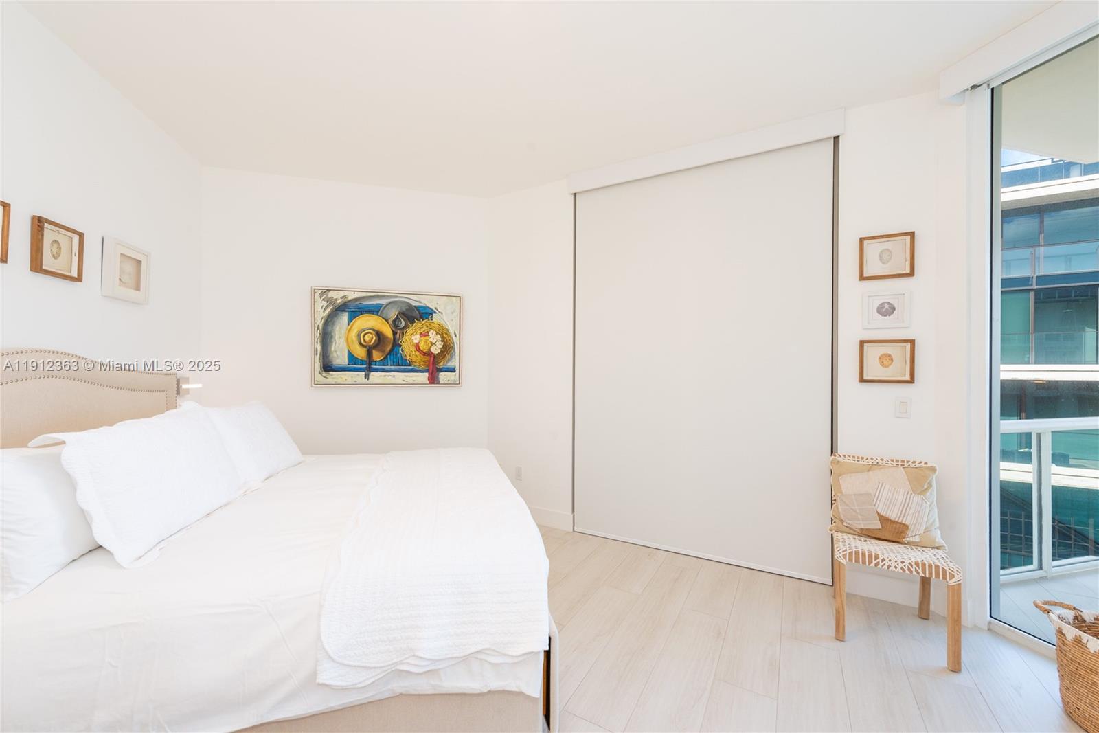 MIRAGE CONDO - Residential