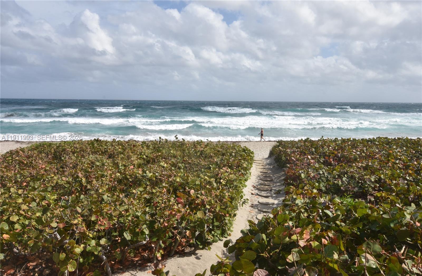 TOWNHOUSES OF HIGHLAND BE - Residential