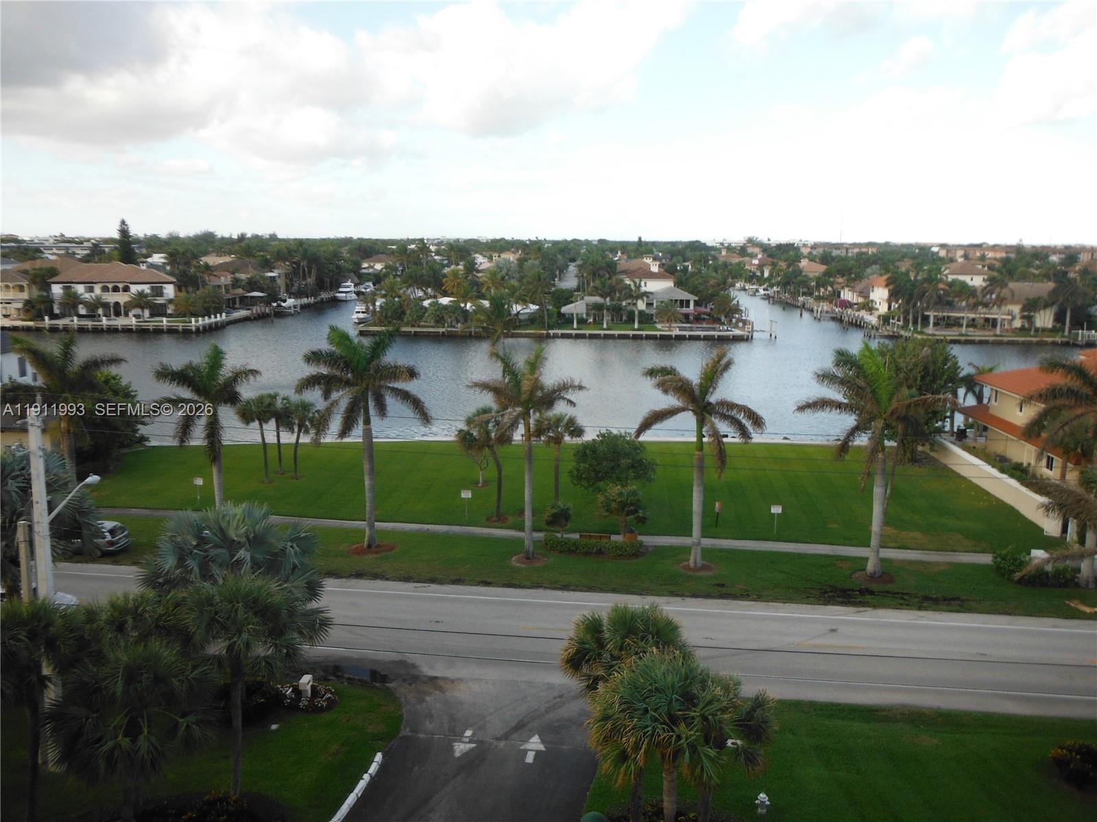 TOWNHOUSES OF HIGHLAND BE - Residential