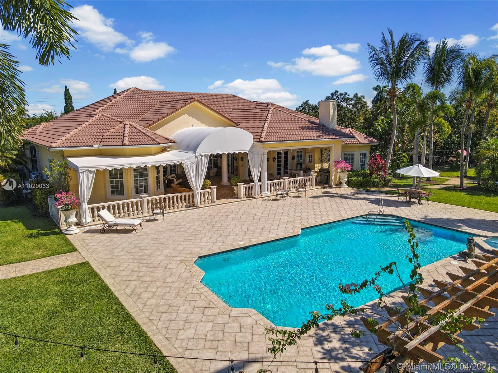 10 ACRES OF LUXURY - Residential