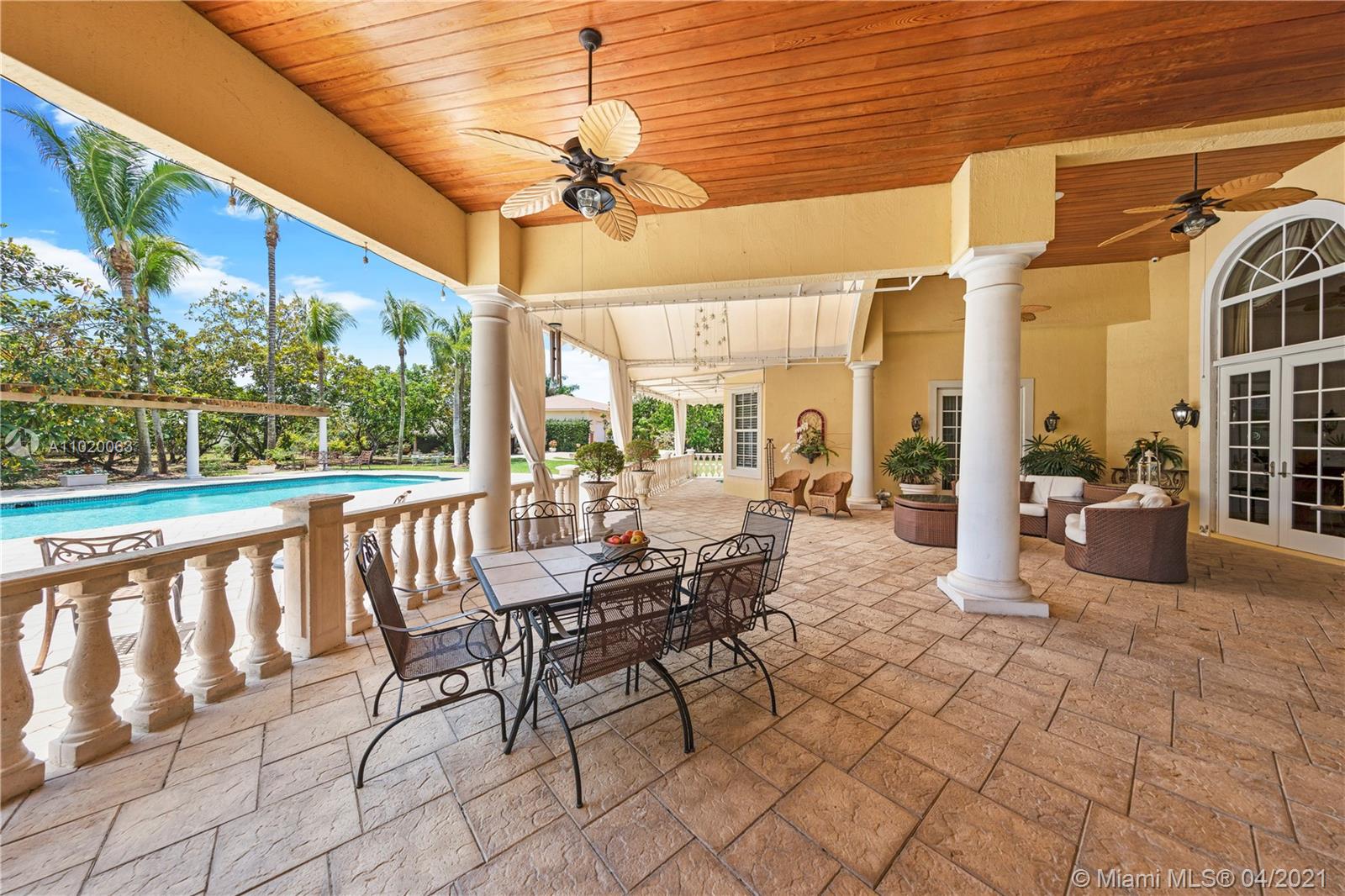 10 ACRES OF LUXURY - Residential