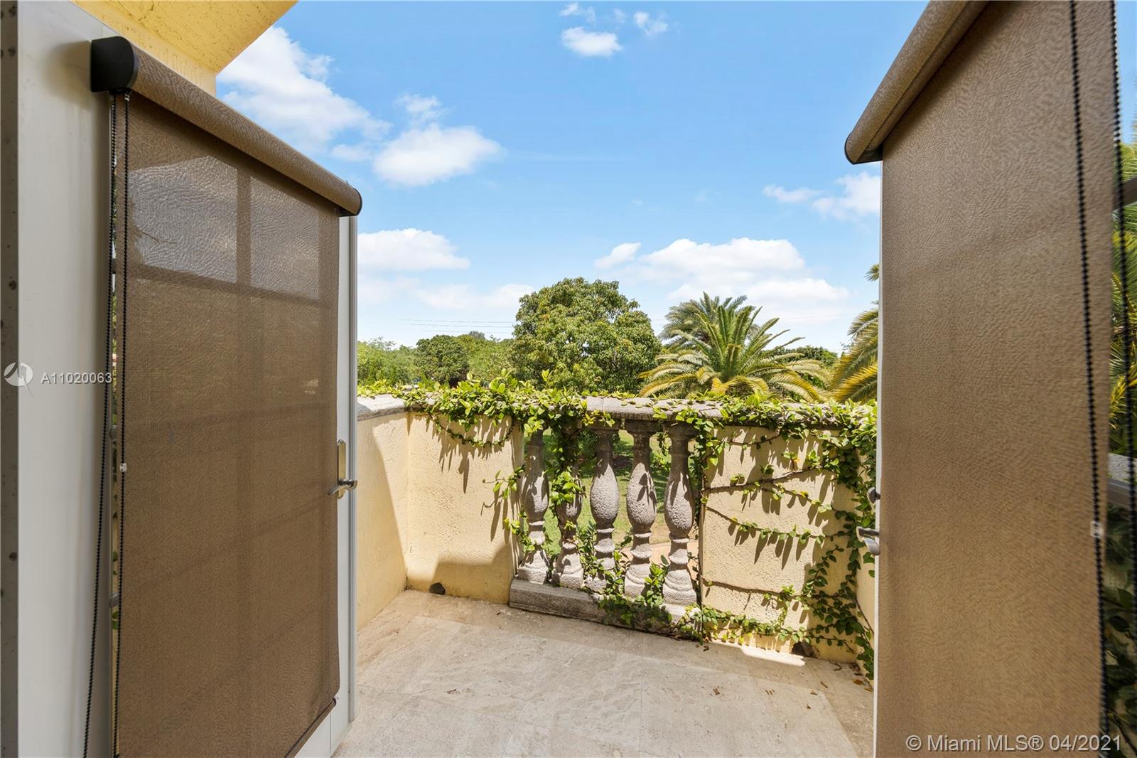 10 ACRES OF LUXURY - Residential