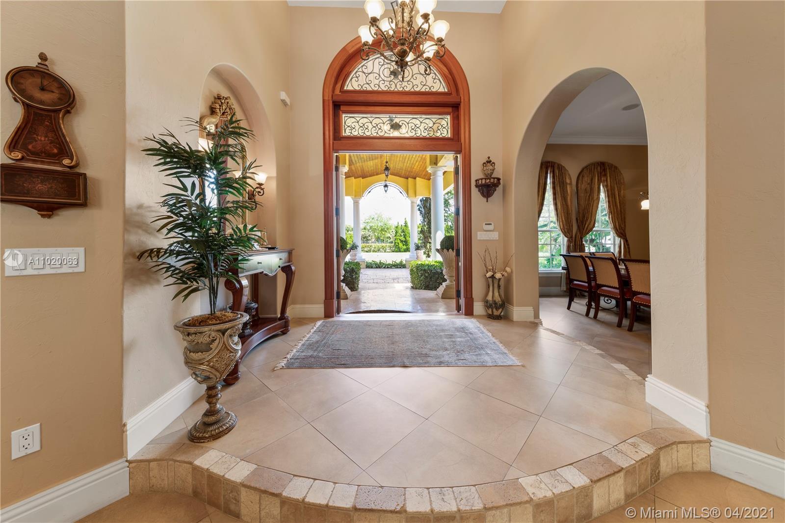 10 ACRES OF LUXURY - Residential