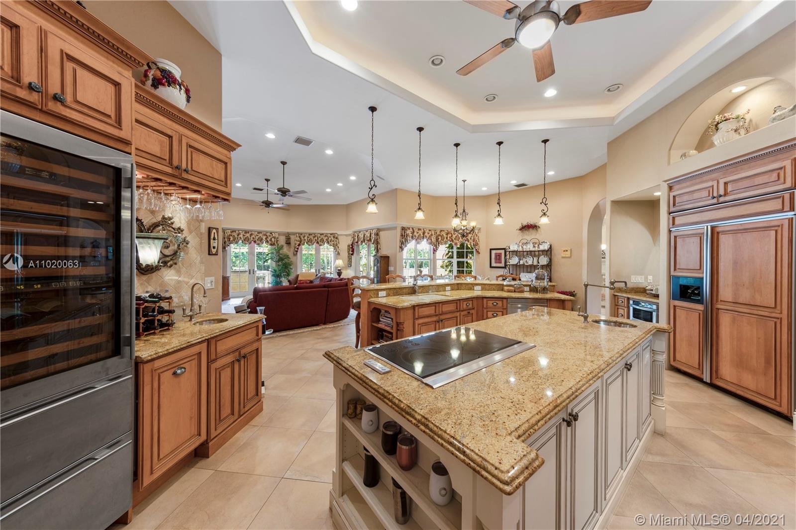 10 ACRES OF LUXURY - Residential