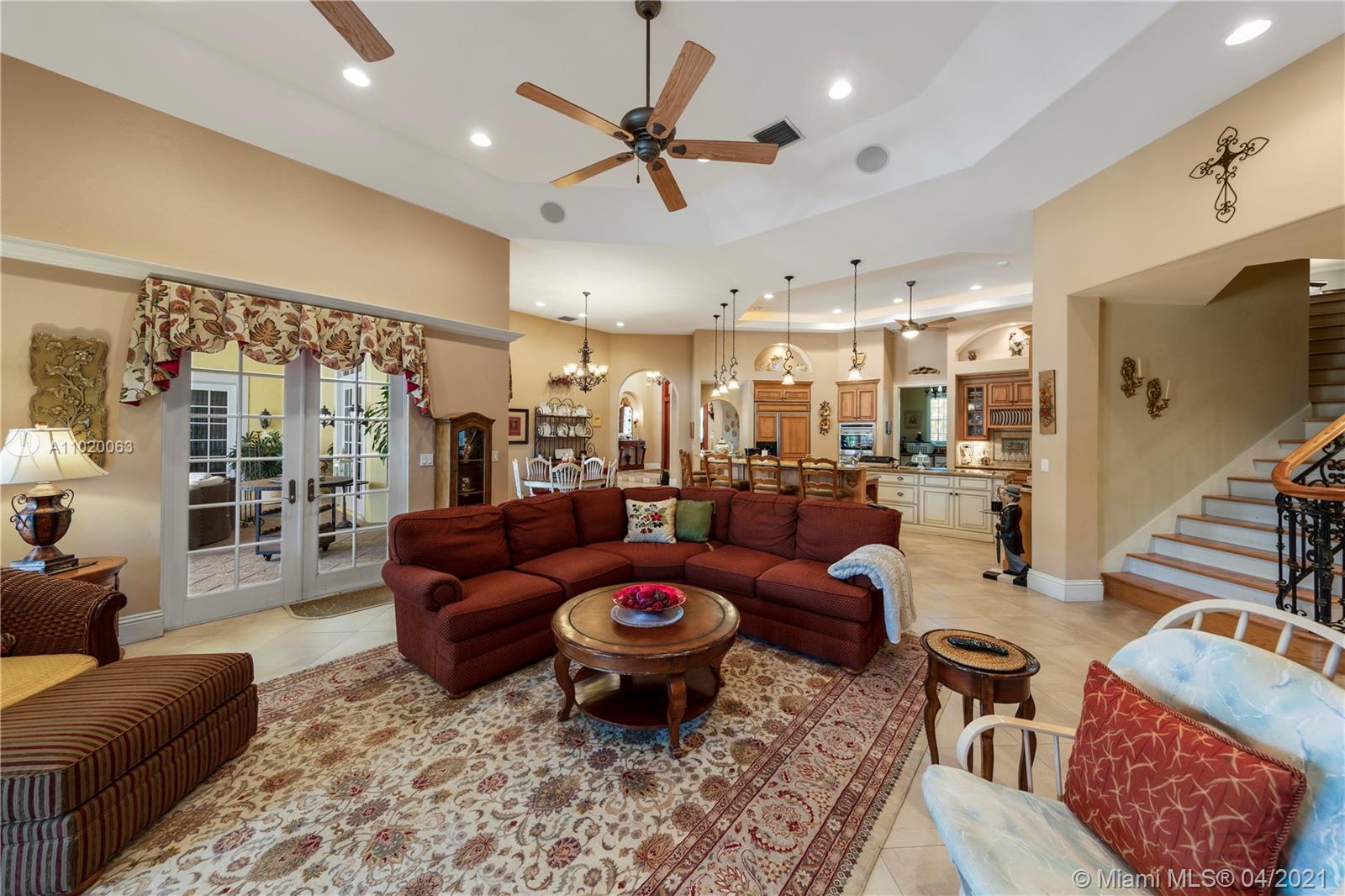 10 ACRES OF LUXURY - Residential