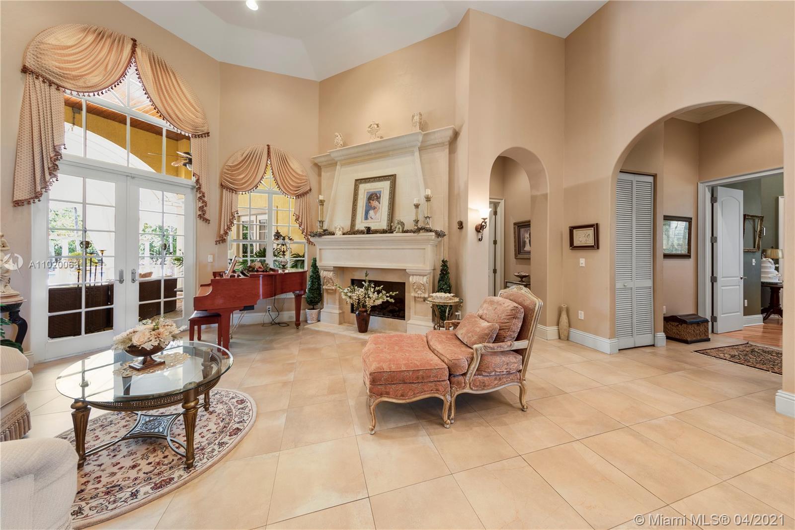 10 ACRES OF LUXURY - Residential