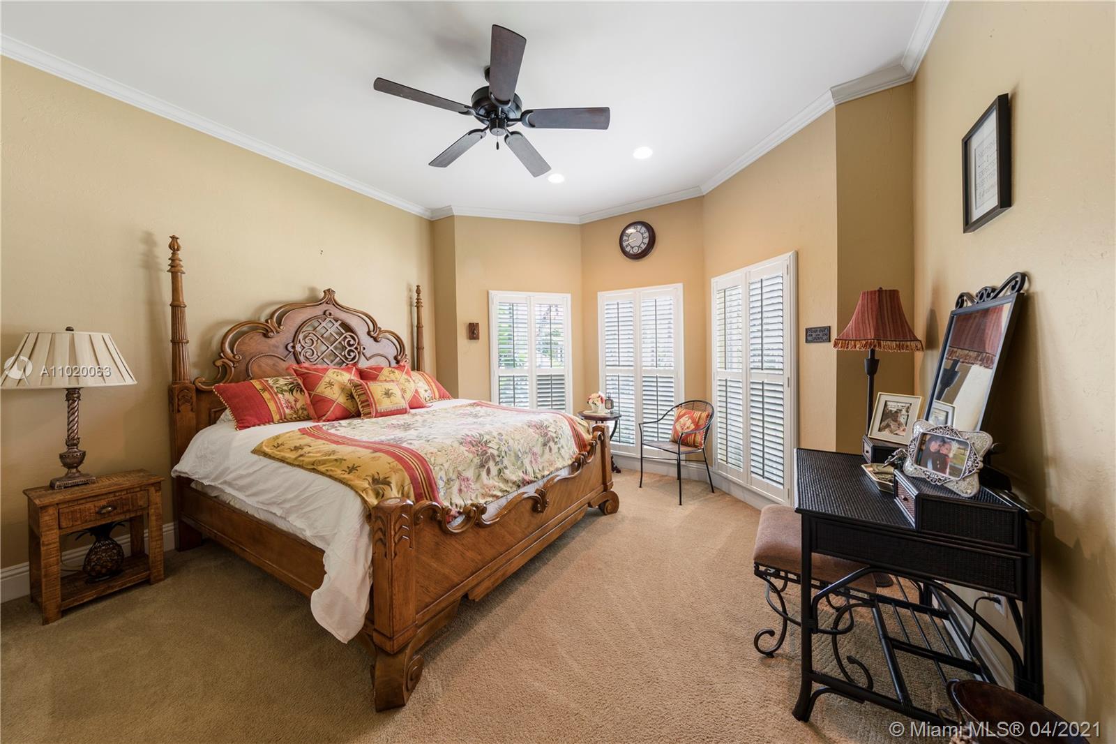 10 ACRES OF LUXURY - Residential