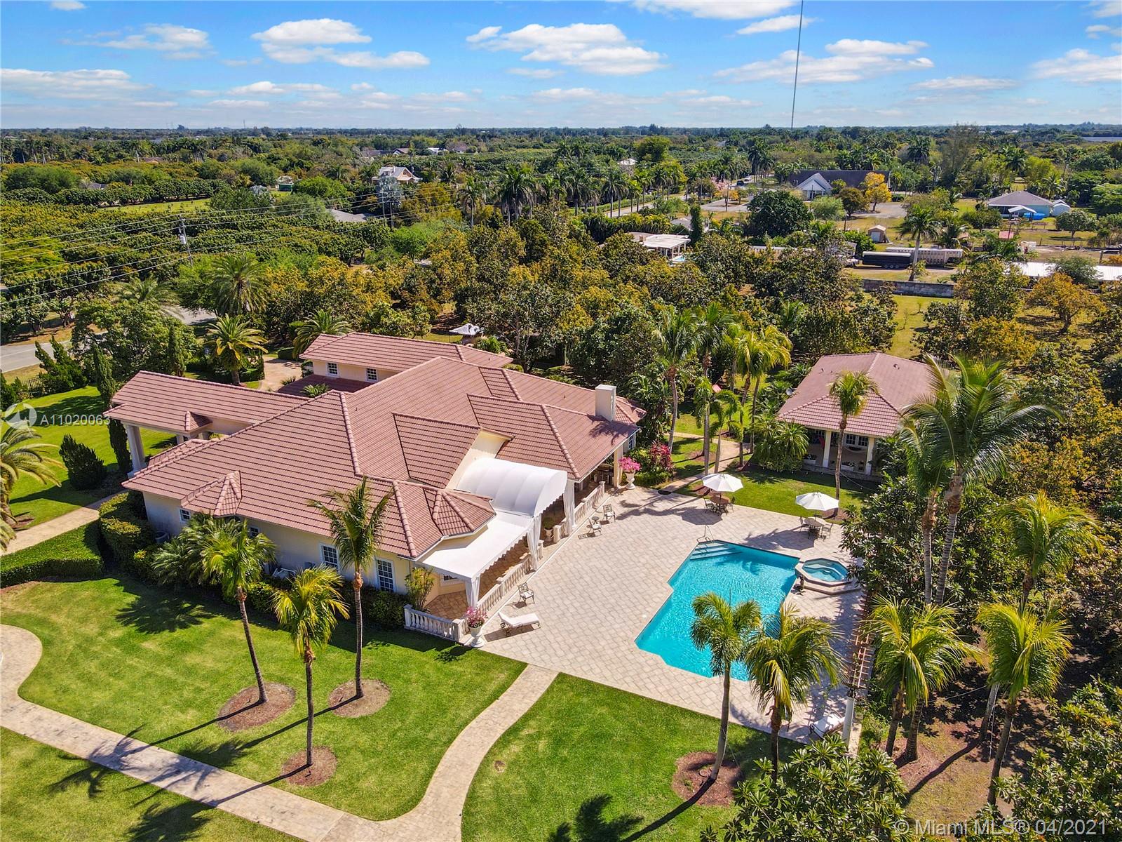 10 ACRES OF LUXURY - Residential