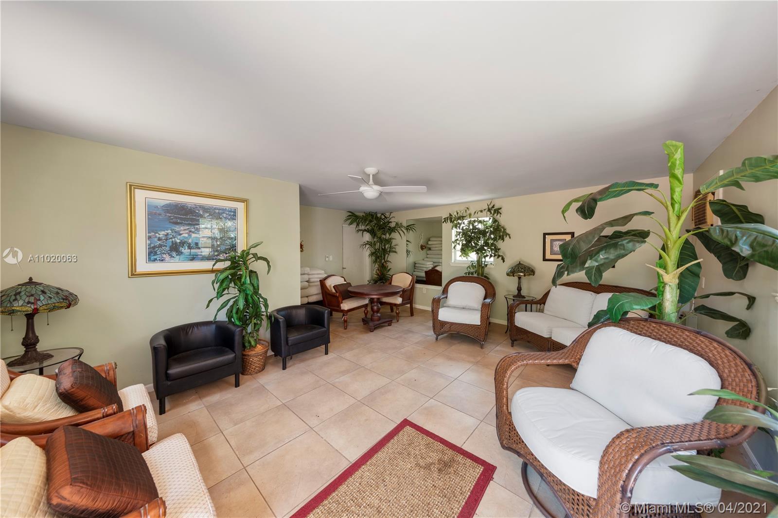 10 ACRES OF LUXURY - Residential