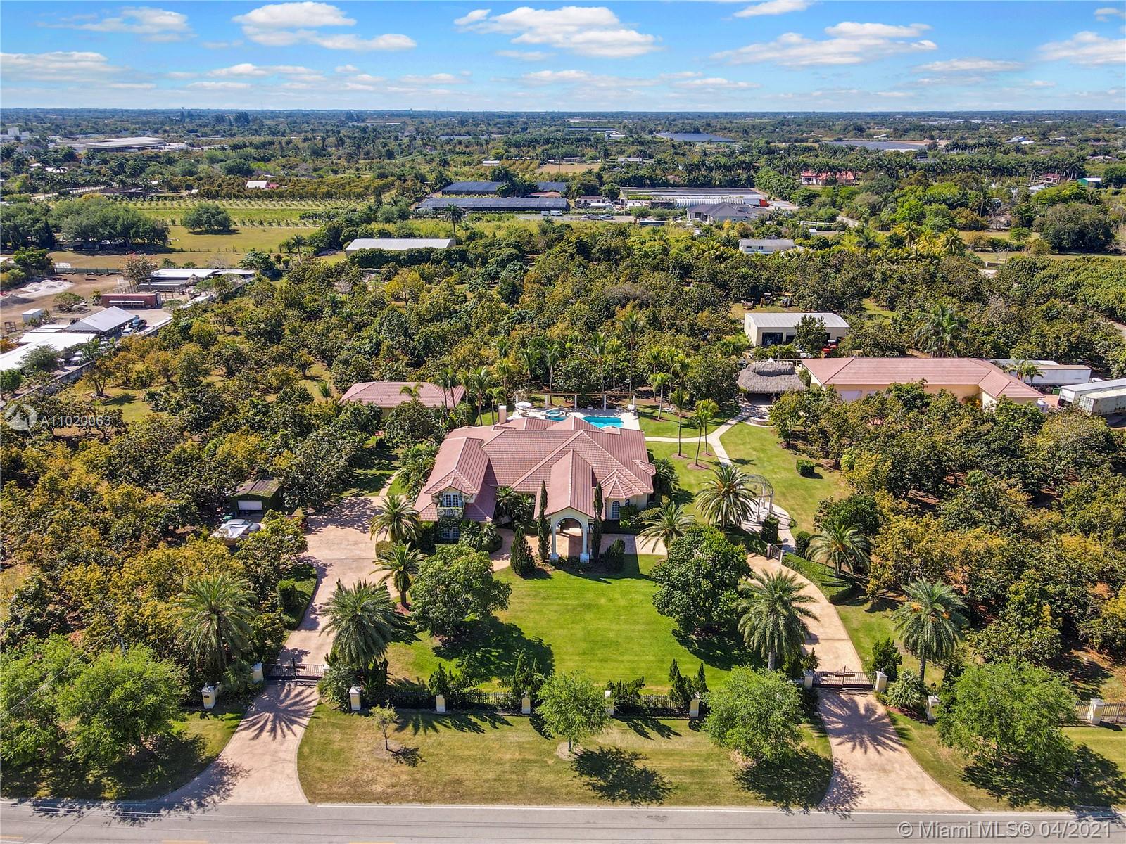 10 ACRES OF LUXURY - Residential