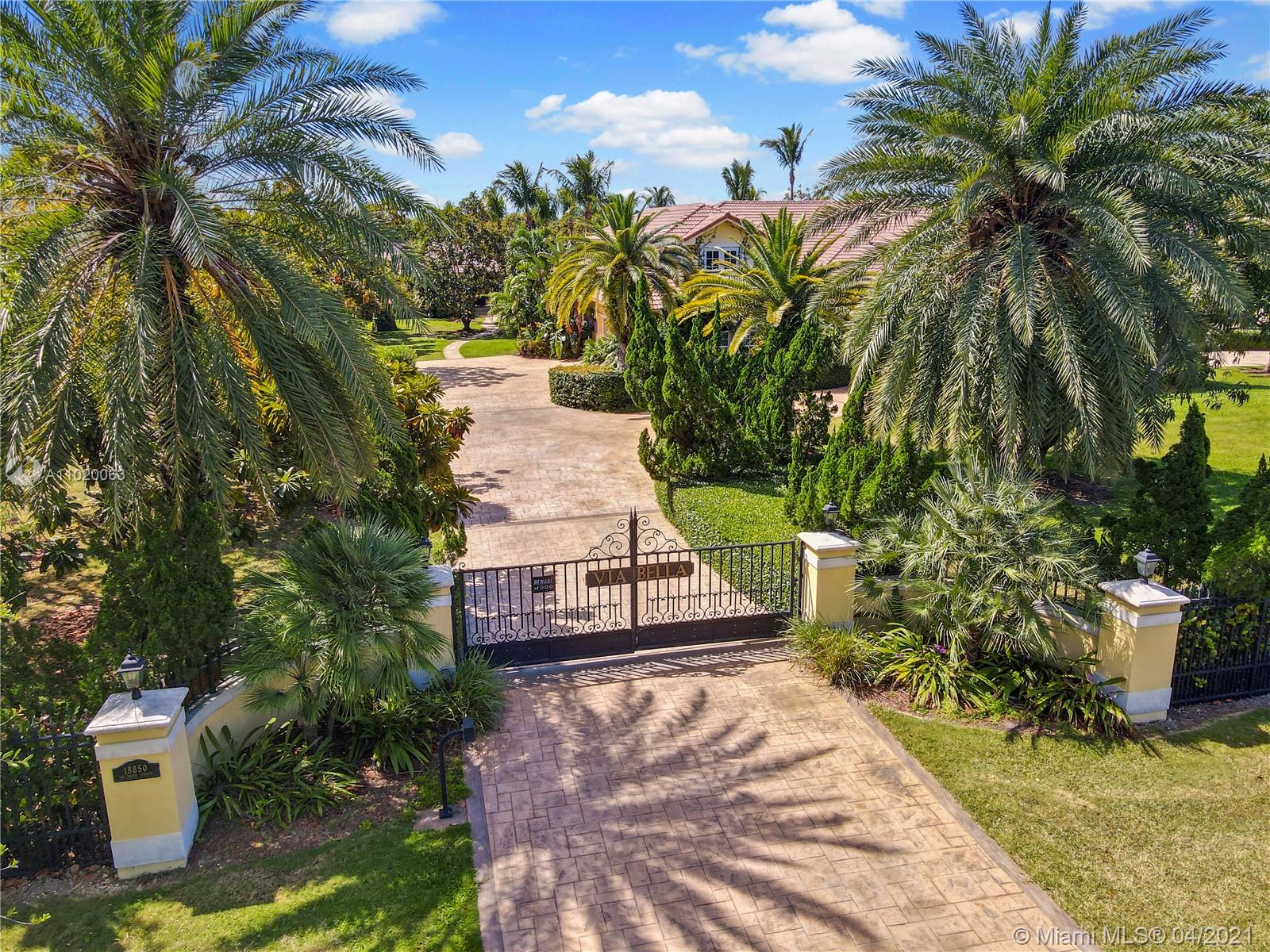 10 ACRES OF LUXURY - Residential