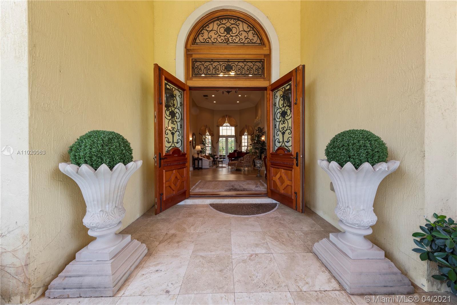 10 ACRES OF LUXURY - Residential