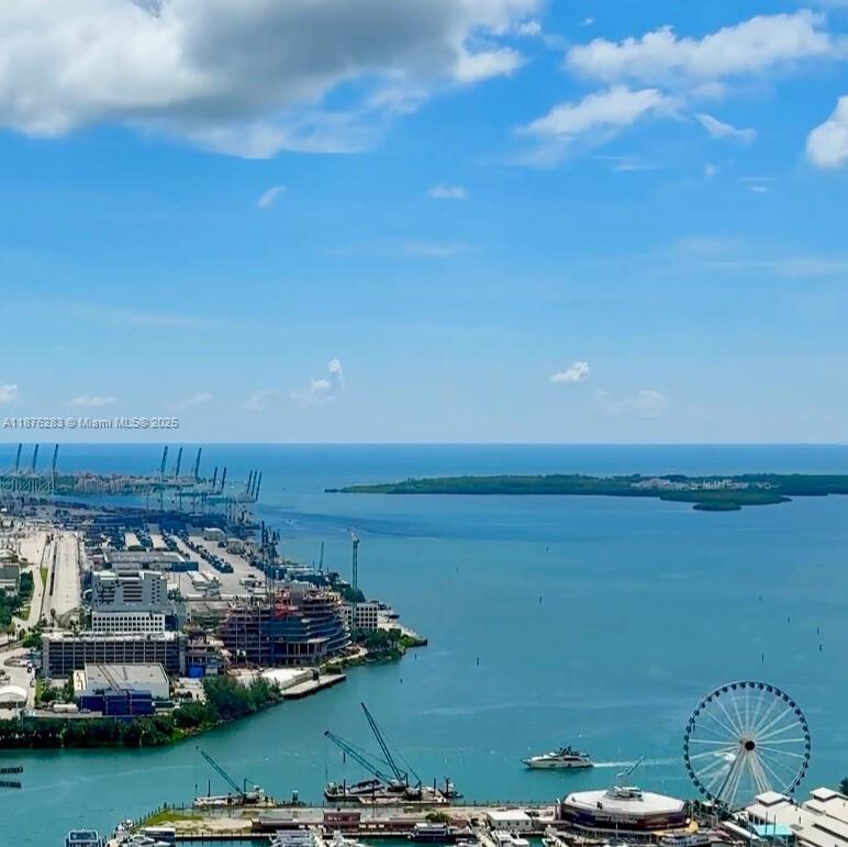 MARINABLUE CONDO - Residential