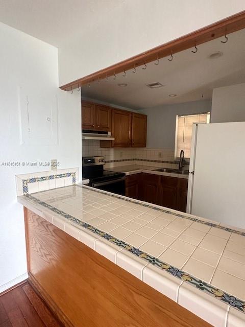 PINEBARK CONDO NO 3 - Residential