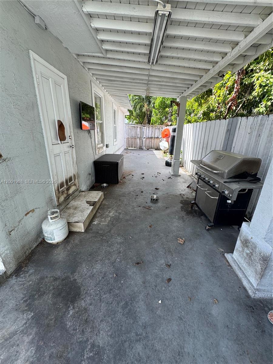 RIVERSIDE MANOR - Residential Lease