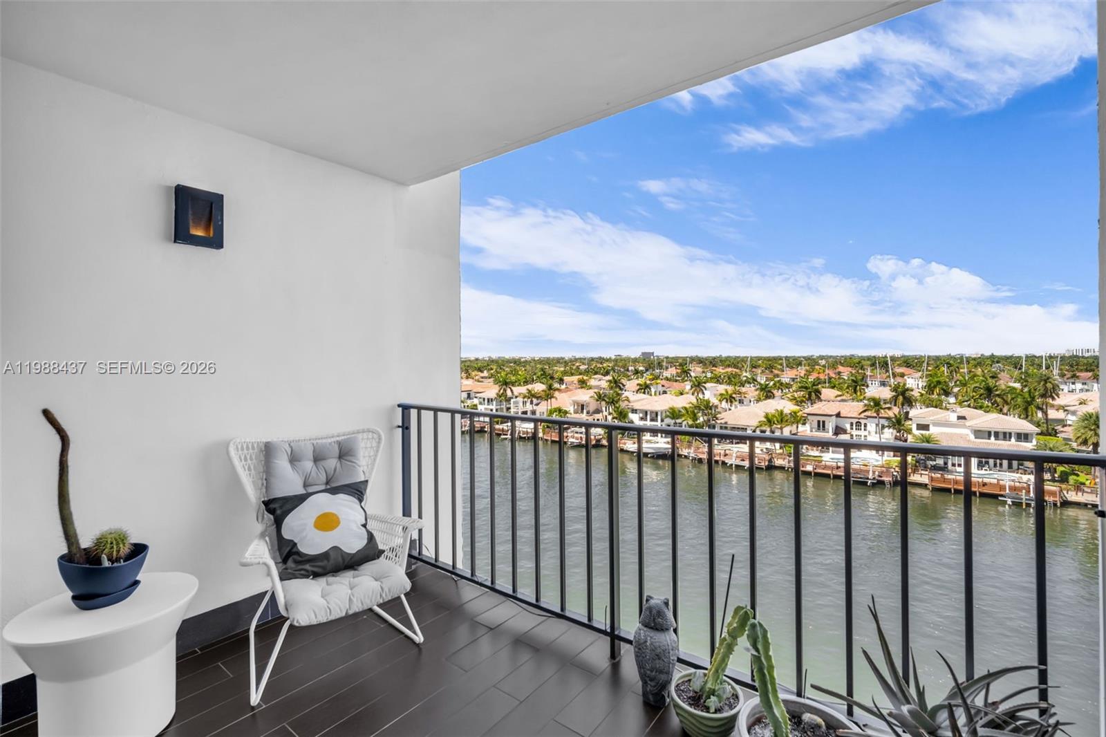 TRAFALGAR TOWERS CONDOMIN - Residential